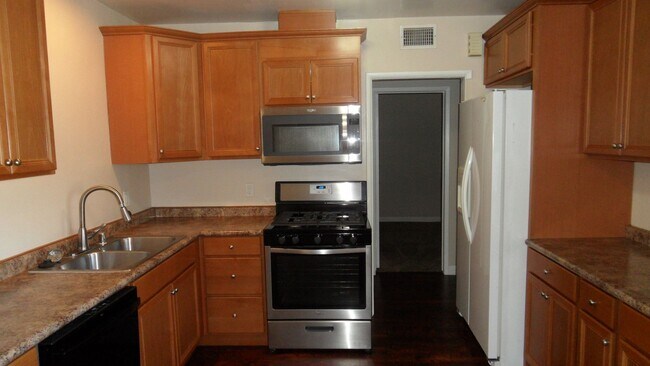 Foto del edificio - 344 N Shattuck Pl