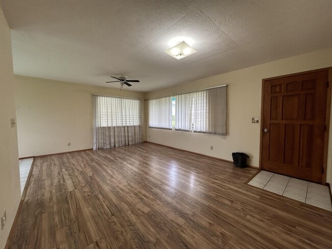 Building Photo - 2273A Kinoole St