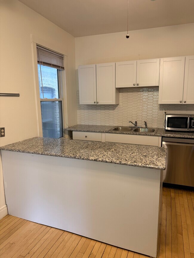 Foto del edificio - 4610 N Claremont Ave