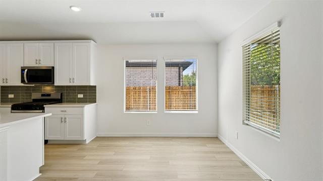 Foto del edificio - 6624 Vly Lk Ln
