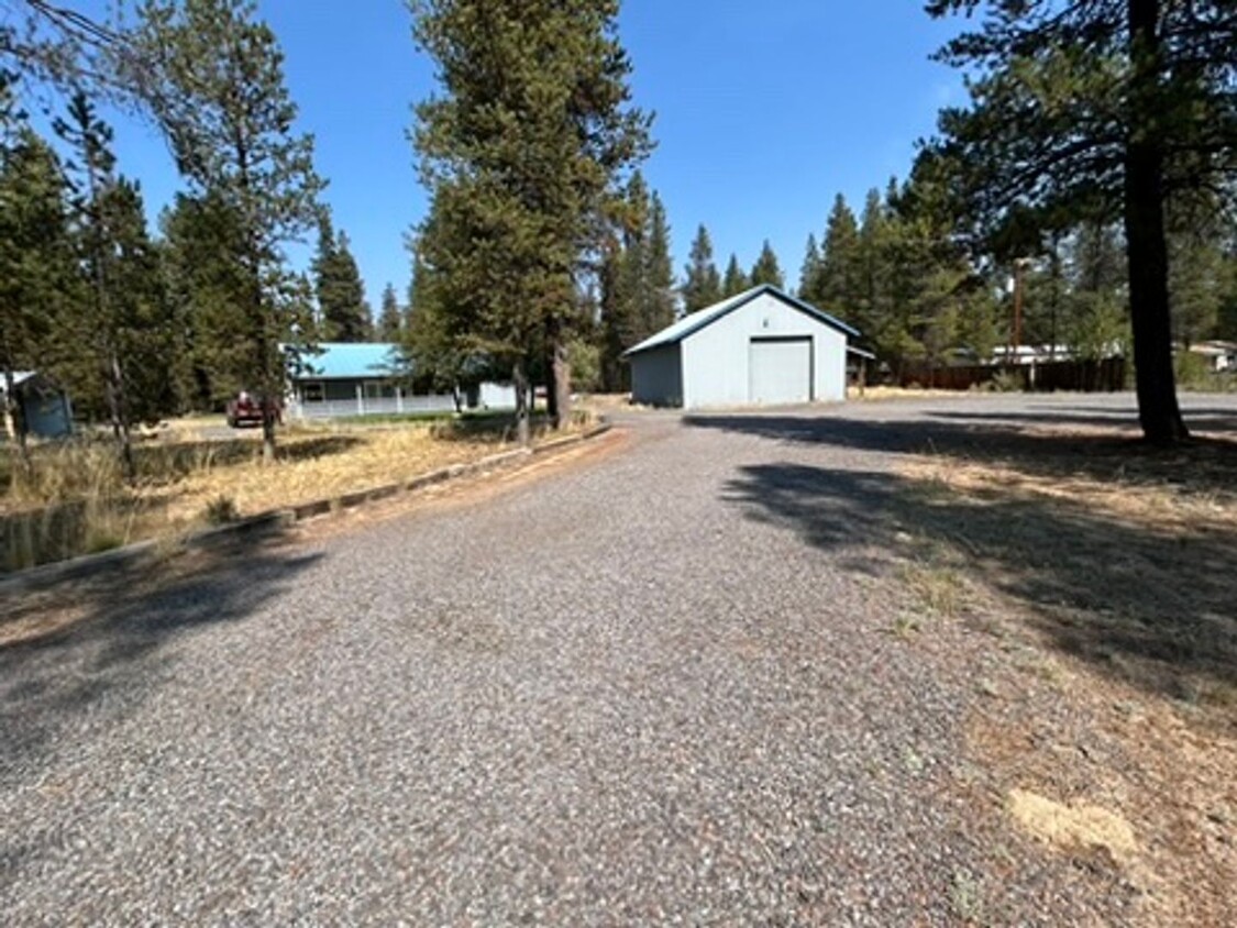 Primary Photo - Home with Large Shop