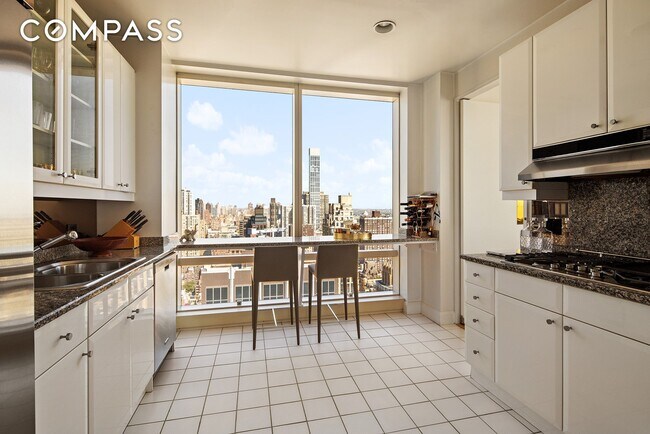 Building Photo - VIEWS, LIGHT AND SPACE