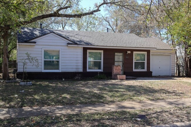 Building Photo - 1512 White Ave