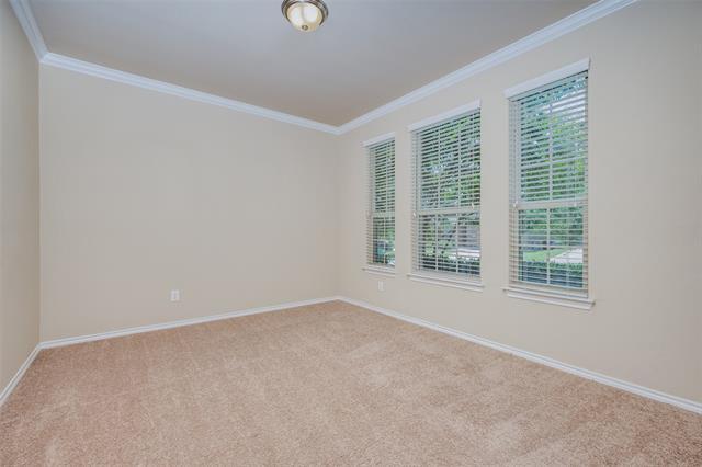 Foto del edificio - 5901 Longmont Dr