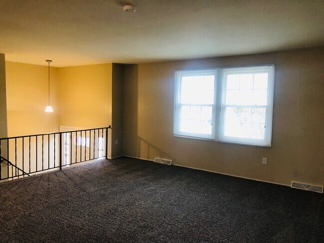 Building Photo - 6253 Weybridge Dr