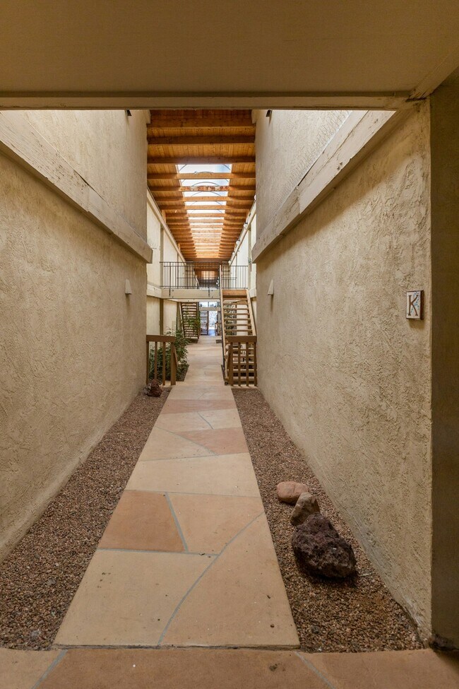 Foto del edificio - 159 K Calle Ojo Feliz