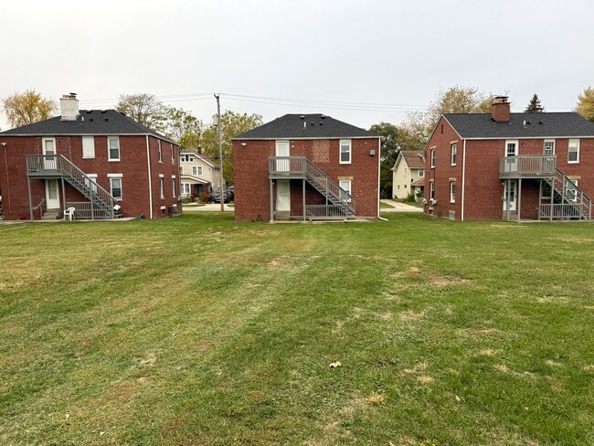 Building Photo - 418 Oak St