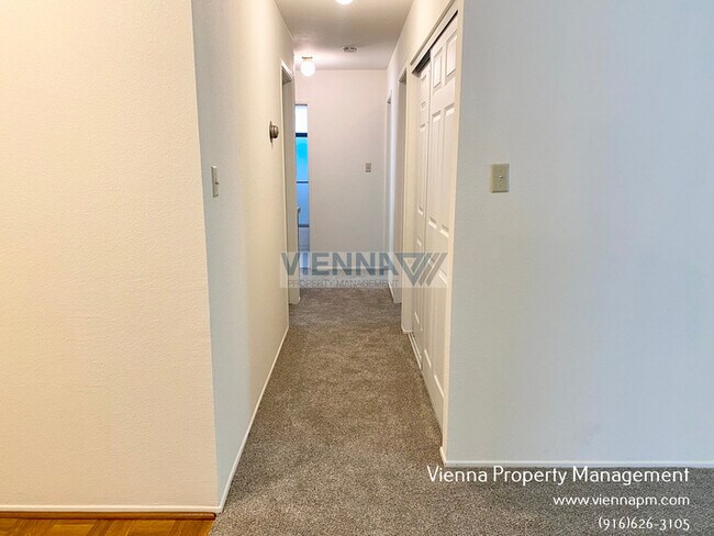 Foto del edificio - 3309 Huntsman Dr