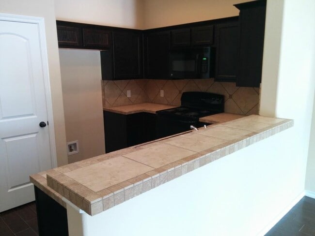Building Photo - 155 Creekside Villa Dr