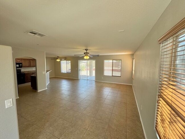 Building Photo - Beatiful 4Bedroom/ 2 Bath Home in RANCHO B...