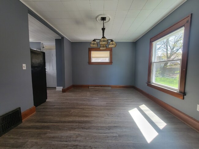 Building Photo - 1450 Downing Ct NE