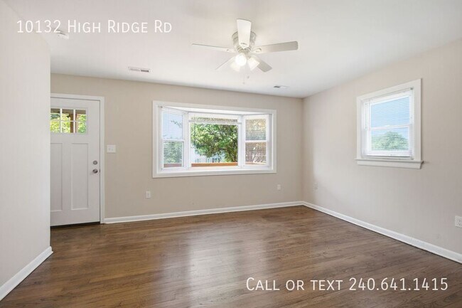Foto del edificio - 10132 High Ridge Rd