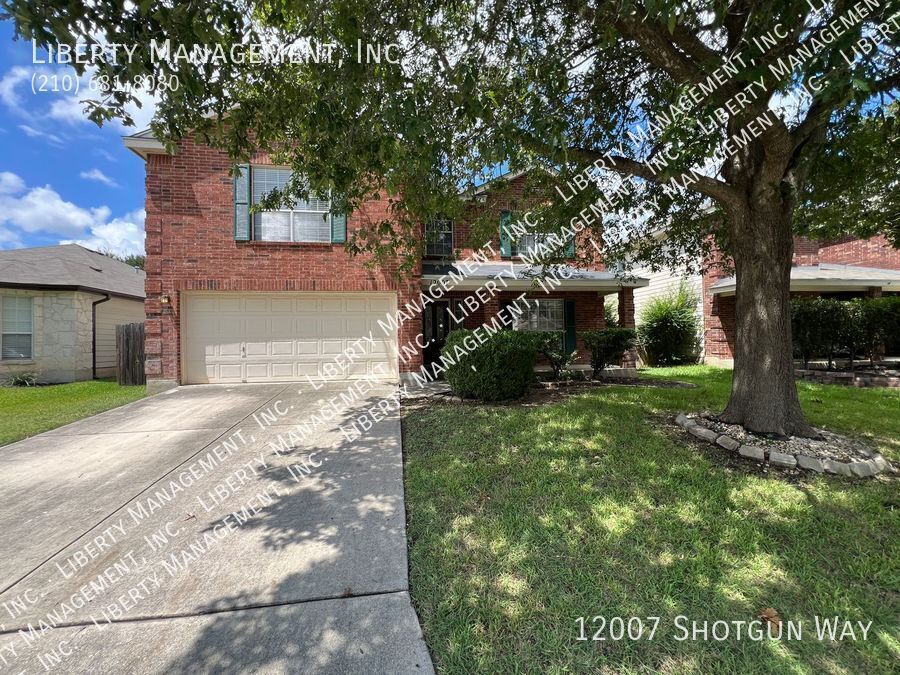 Foto principal - Spacious 3 Bed 2.5 Bath Home in Gated Comm...