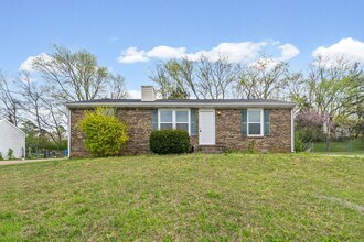 Building Photo - 717 Green Valley Ct