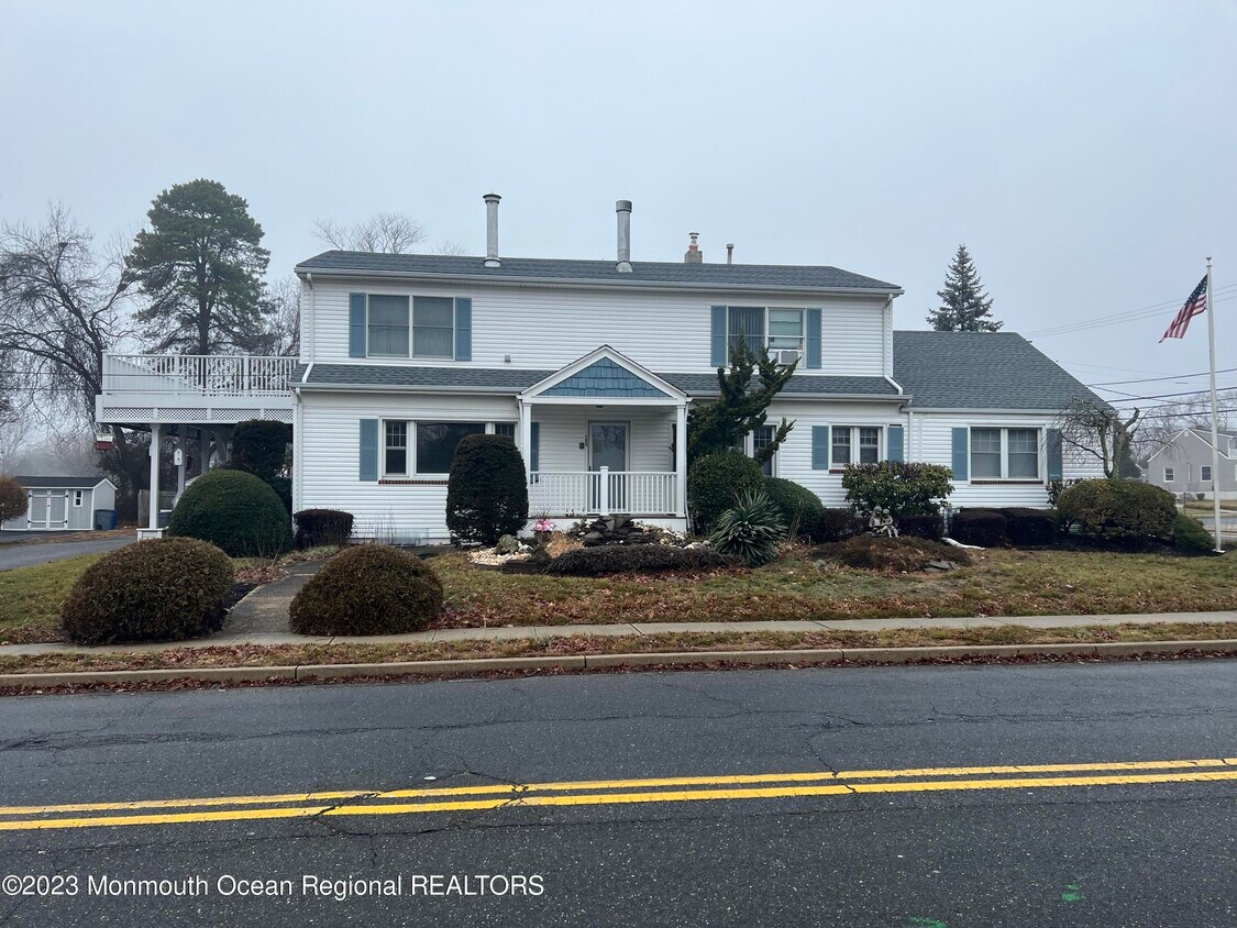 185 W Sylvania Ave, Neptune City, NJ 07753 House Rental in Neptune