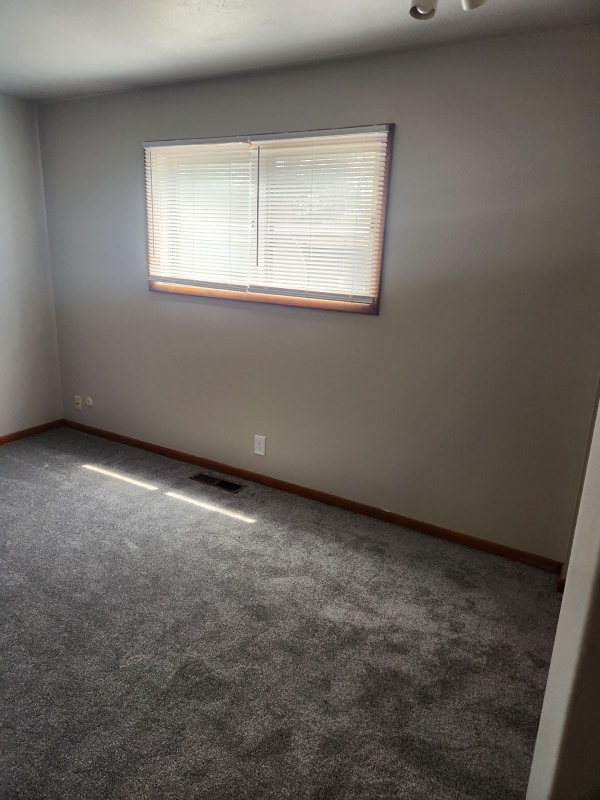 Building Photo - 337 Pershing Ave NE