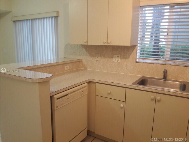 Building Photo - 1261 SE 29 ST  106-25 Homestead Fl 33035