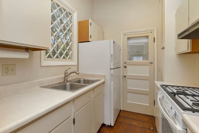 Building Photo - 1236 Sherman St