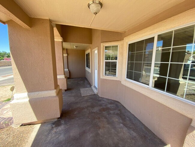 Building Photo - Eastside home for rent in The Tierras