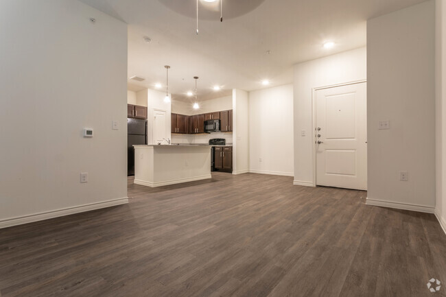 Sala de estar, cocina y comedor - McKinney Falls Apartments