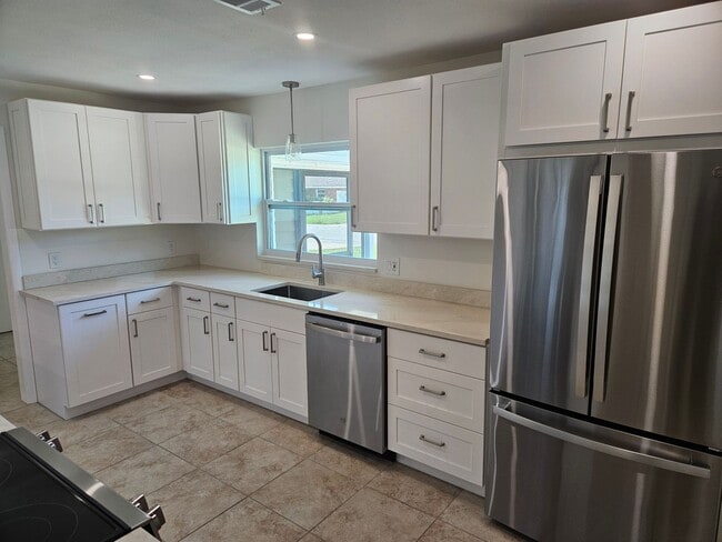 Foto del edificio - Block Remodeled Seminole Home