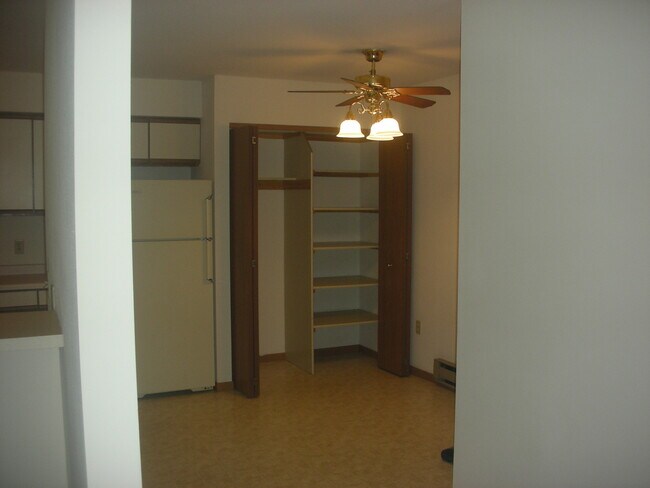 Pantry - 1806 N Washington St