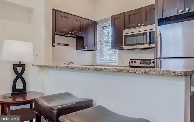 Foto del edificio - 1133 D St NE