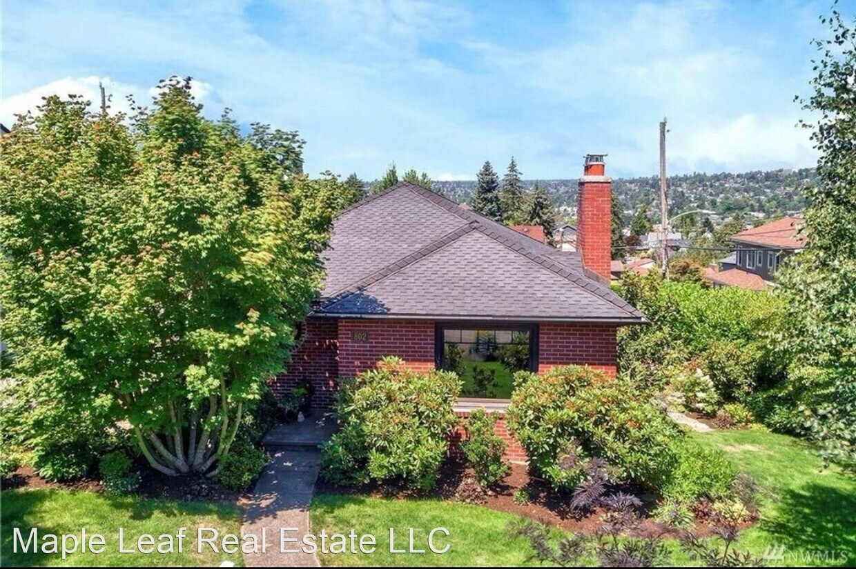 Primary Photo - 3 br, 2 bath House - 802 W Etruria St