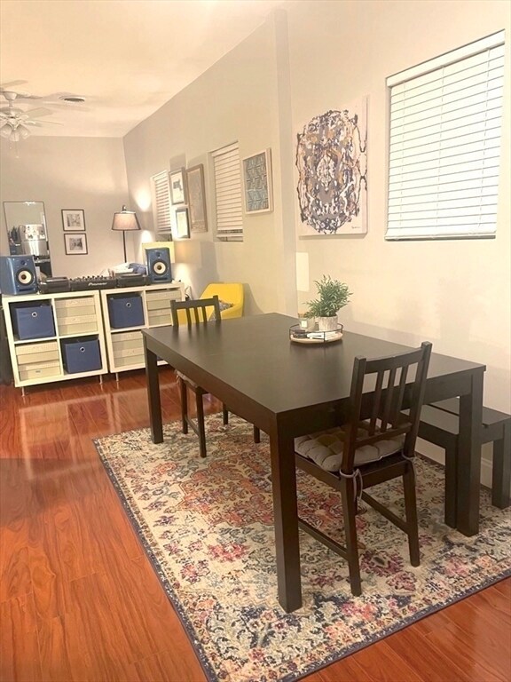 Foto del edificio - 820 E 6th St