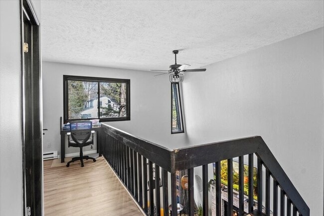 Building Photo - 1150 Country Club Dr