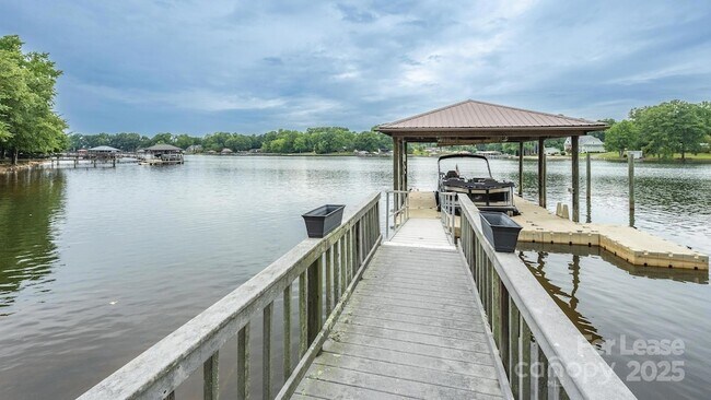 Foto del edificio - 112 Cedar Bluff Ln