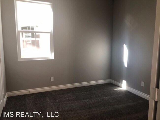 Building Photo - 4 br, 2.5 bath House - 3029 Taranto Heights