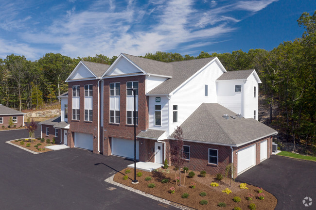 Building Photo - Highland Hills Carriage Homes