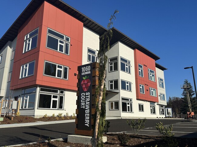 Building Photo - 1060 Columbia Ave