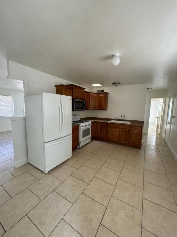 Foto del edificio - 3130 Emilie Cir