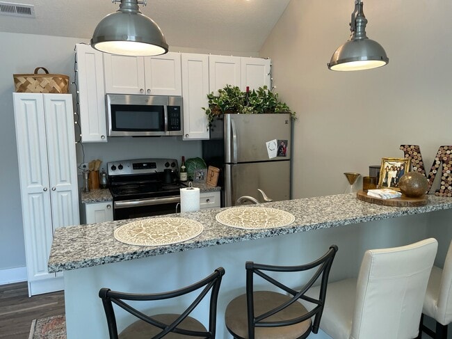 Cocina - 2334 N Delaware St