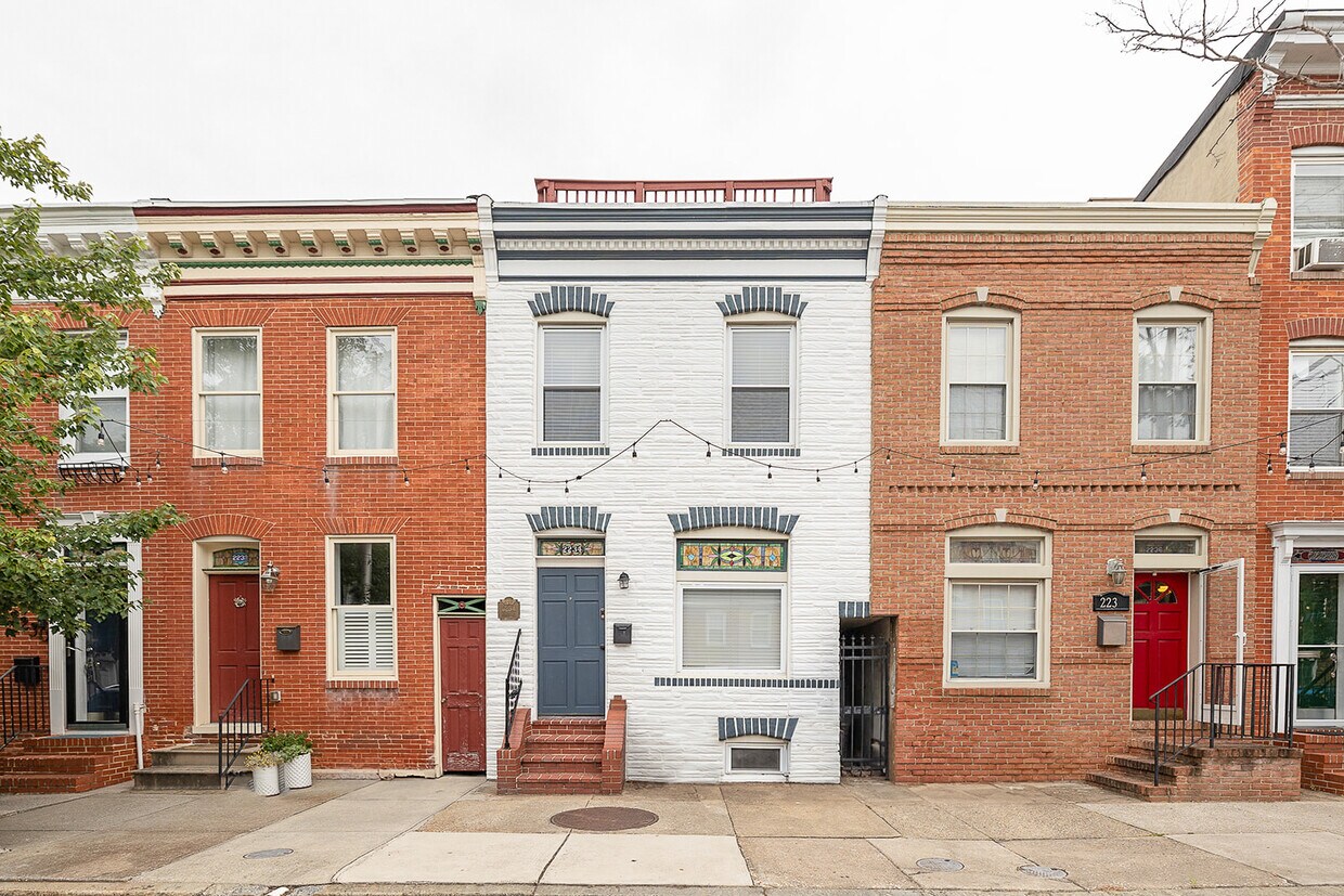Primary Photo - 2234 Essex St