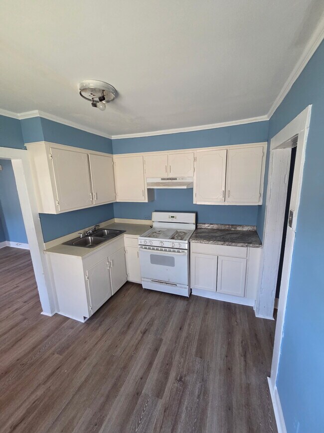 Cocina - 545 Salley St