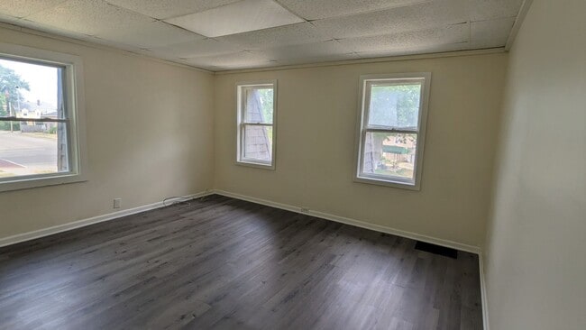 Building Photo - 1221 6th Street