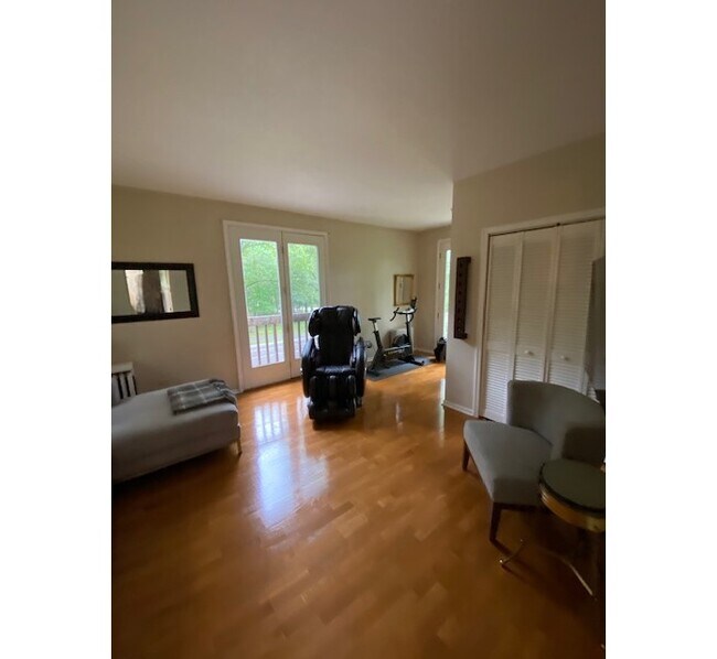 Living Room - 1038 Deerfield Rd