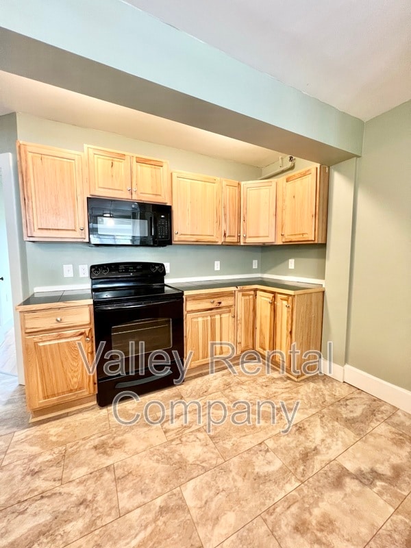 Photo - 132 Middle St Apartment