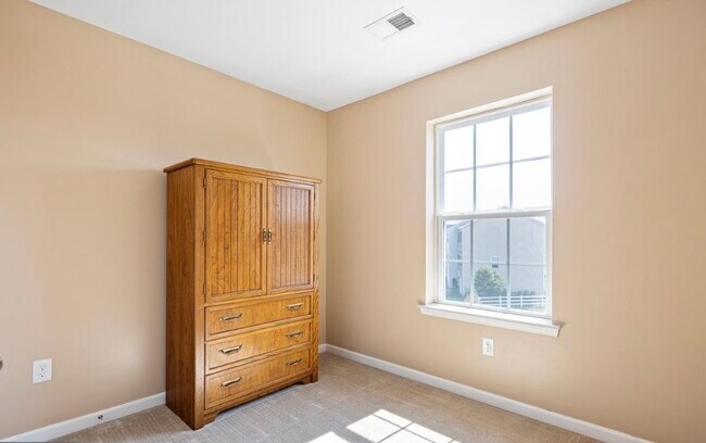 Building Photo - 971 Lissicasey Loop