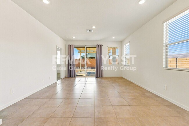 Foto del edificio - 2689 E Santa Ynez Dr
