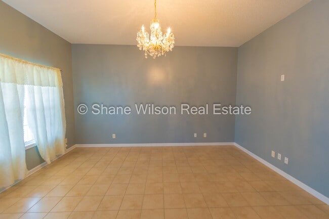 Foto del edificio - Charming 3-Bedroom Home Recently Renovated...
