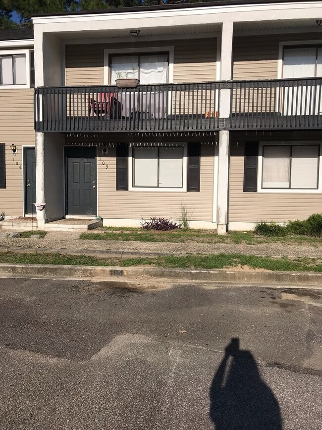 Building Photo - 401 Golf Rd