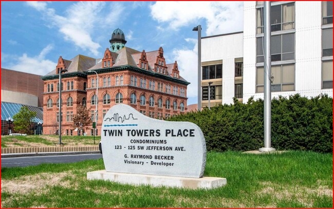 Foto del edificio - 125 SW Jefferson Ave