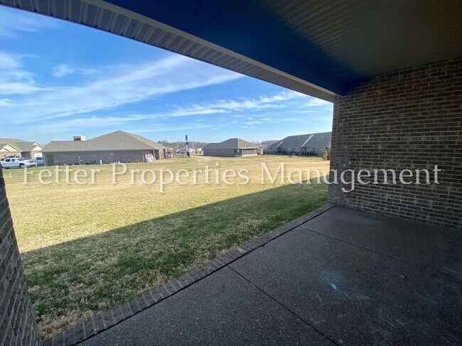 Building Photo - 2 Bedroom Condo with Office/Multipurpose Room