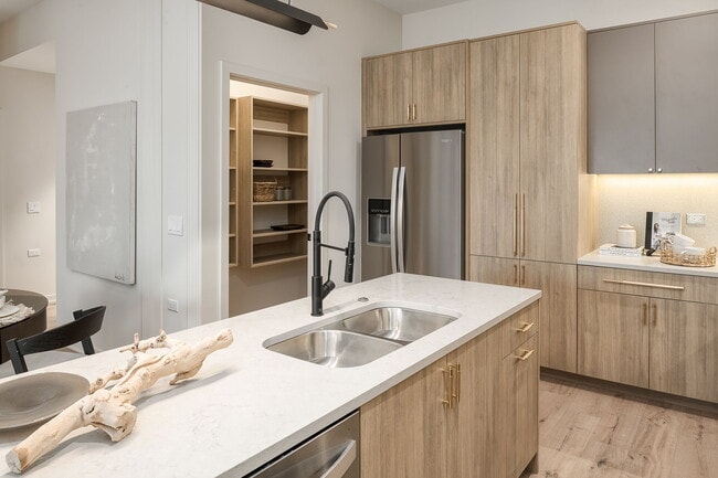 Foto del edificio - The Grove Residences