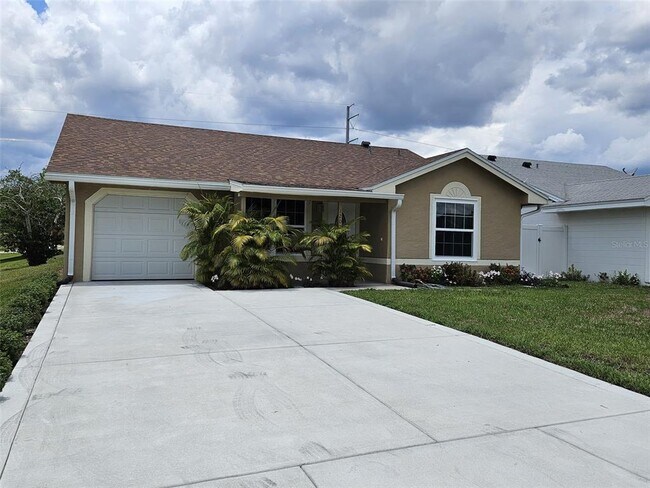 Foto del edificio - 1202 Regal Ridge Dr