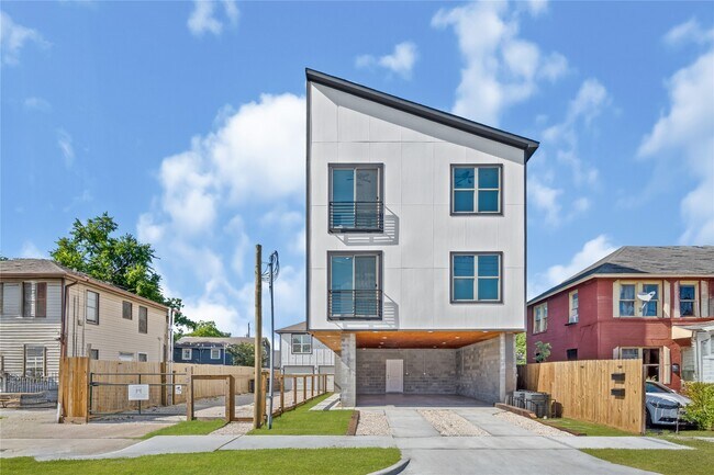 Foto del edificio - 5623 Eskridge St